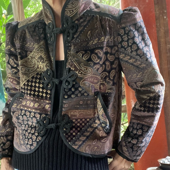 Frances Henaghan paisley brown with gold accents Victorian style velour jacket. - Picture 13 of 16